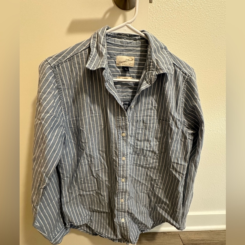 Universal Thread Blue Striped Women’s Shirt